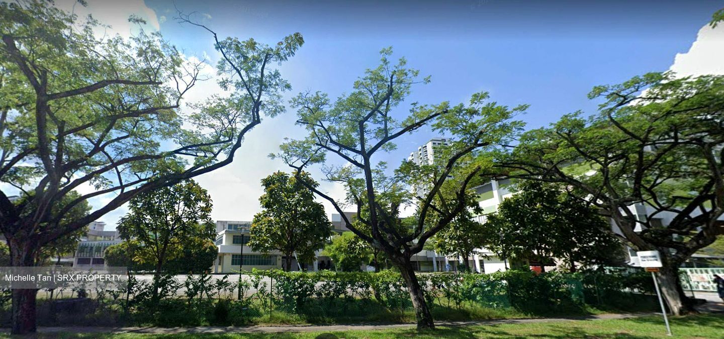 Jurong East Street 21 (D22), Shop House #453517031